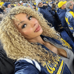 Who Is Stunning Model Mia Sorety? Biography, Age and Net Worth